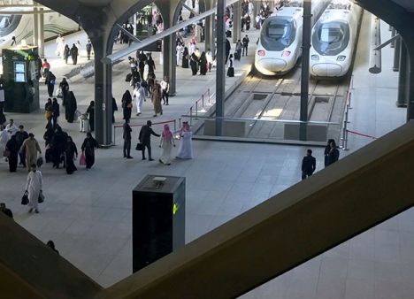 Spanska företag erhöll 2011 kontraktet för att bygga snabbtåget i Saudiarabien.