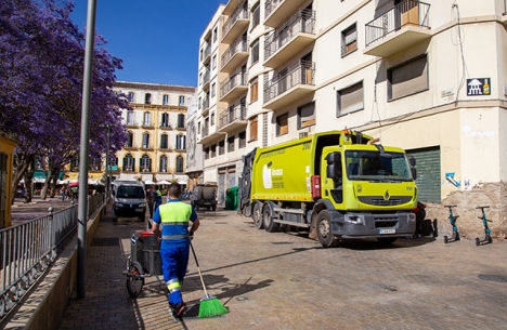 Renhållningspersonal i Málaga stad.