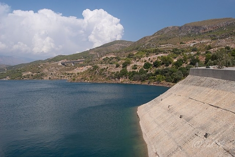 Dammen vid Rules ligger söder om Sierra Nevada och har inte tagits i bruk sedan den invigdes 2004.