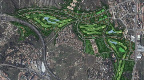 Det projekterade bostadsområdet ska uppföras kring en ny golfbana, vid kommungränsen mellan Málaga och Torremolinos.