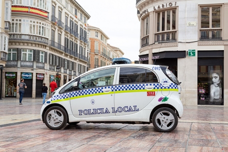 Polisbil vid Calle Larios i Málaga. (Arkivbild)