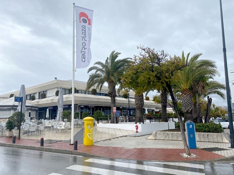 Mejlkorrespondesen som publicerats av El Diario gäller ett arbete som utfördes vid gatan intill köpcentret Centro Plaza, i Nueva Andalucía.