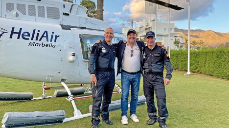 Roger Gudmundsäter, Mikael Månsson och Stephan Kuratli från HeliAir Marbella utökar sina flygtjänster. 