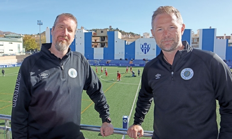 Jesper Norberg är klubbordförande och Magnus Pehrsson sportchef i Vélez Club de Fútbol, som i höstas fyllde 100 år. Deras mål är att föra upp laget till andra divisionen, minst.