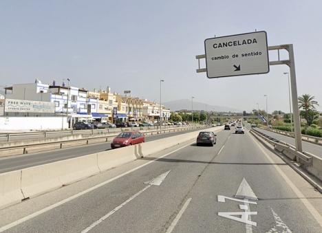 Den misstänkta gärningsmannen är sonen till offret, som hittades förvirrad när han gick längs kustvägen intill Cancelada, i Estepona. Foto: Google Maps