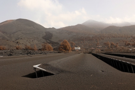 Antalet hotellbäddar på La Palma har minskat med omkring 4.000, på grund av vulkanutbrottet.