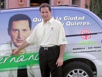Sydkusten fotograferade Carlos Fernández när han kandiderade för Partido Andalucista.