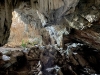Stalaktiter inne i Cueva Santa vittnar om att grottan är mycket gammal.