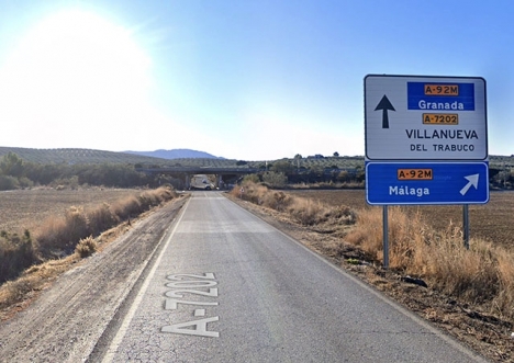 Det makabra fyndet gjordes vid denna landsväg, nära Villanueva del Trabuco. Foto Google Maps