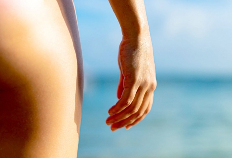 Nudism är i sig inte förbjudet på öppen plats i Spanien.