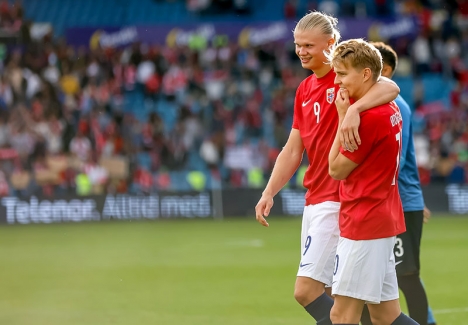 Norska landslagsstjärnorna Erling Haaland och Martin Ødegaard kommer att kunna ses i La Rosaleda i Málaga.