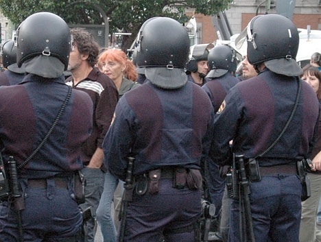 Den så kallade munkavlelagen antogs 2015 för att främst kontrollera protesterna mot regeringen.