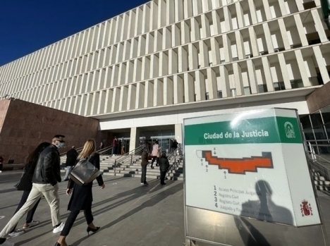 Rättegången mot ”Svenskligan” hålls i provinsdomstolen i Málaga.