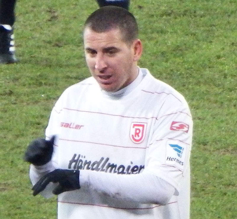 Sergio Contreras har varit forward i ett flertal proffsklubbar i olika länder.