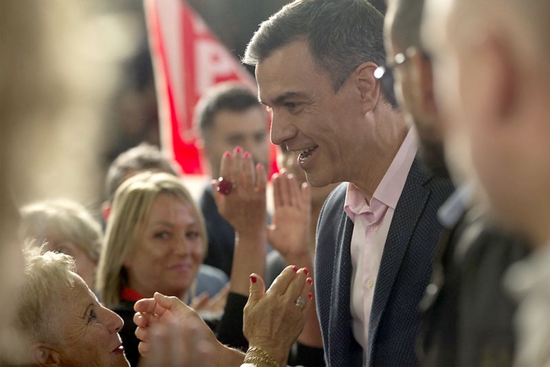 Pedro Sánchez utlovar bidrag och stöd på bred front inför lokalvalen 28 maj. Foto: PSOE