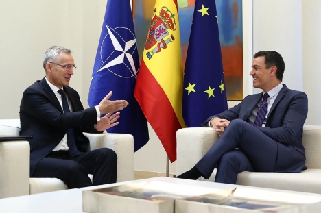 Pedro Sánchez vid ett tidigare möte med NATO:s utgående generalsekreterare Jens Stoltenberg.