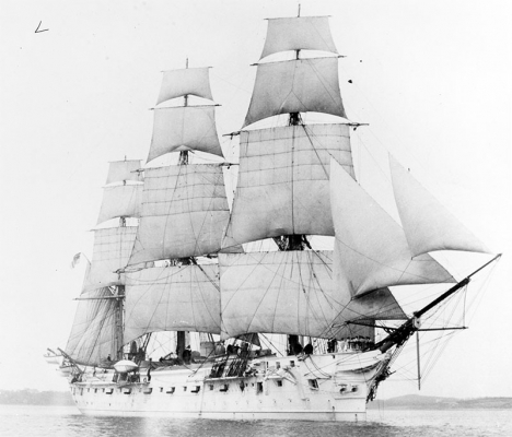 Det ståtliga tyska skolskeppet Gneisenau förliste 16 december 1900 utanför Málaga.