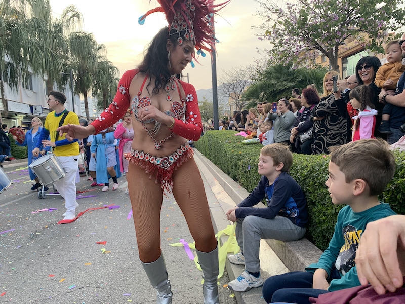 Karneval i Arroyo de la Miel 29 februari 2020, en underbar och lättsam vårkväll två veckor innan nationellt nödlöge utlystes i Spanien.