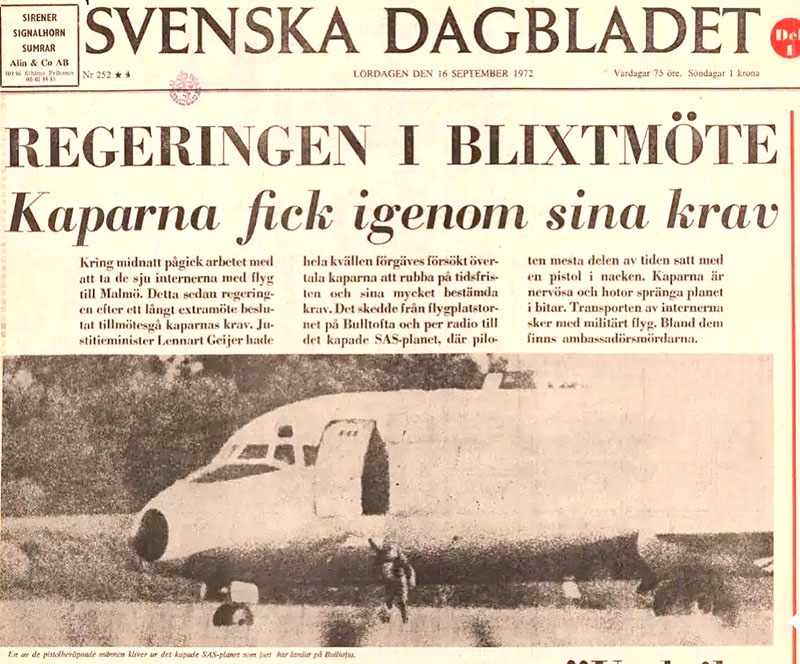 Bengt Sändh fick beskåda kapardramat på Bulltofta 1972 från riktigt nära håll och trots stundens allvar bevittnade han en del dråpliga inslag. Bild av Svenska Dagbladets förstasida.