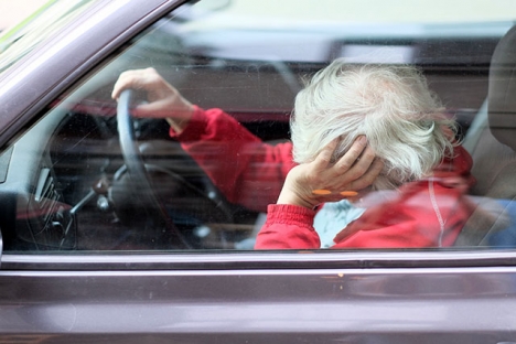 Blir du snabbare trött av att köra? Det är ett av flera tecken på att åldern avråder från fortsatt körning.