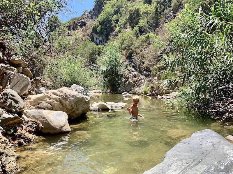 Barranco Blanco är en vandringsled som ligger mellan Mijas Pueblo och Coín.