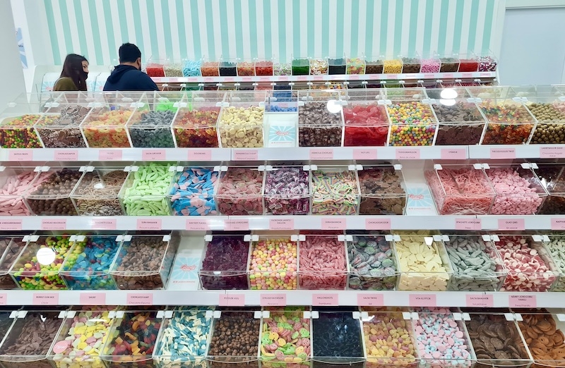 I Benalmádena har vi nu fått en riktig svensk godisbutik, Goody. Härligt, härligt men farligt farligt!