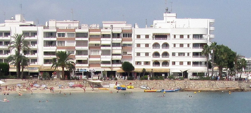 Fastboende på Ibiza tvingas bort från sina hem, som i Santa Eulària.
