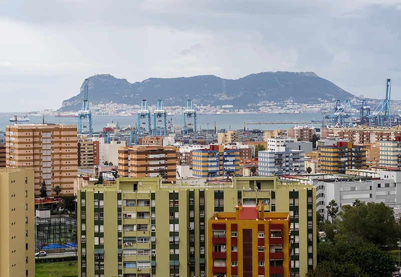 Reaktionen i själva Algeciras skiljer stort mot den hatstorm som följde på sociala nätverk på förra veckans tragedi i staden.