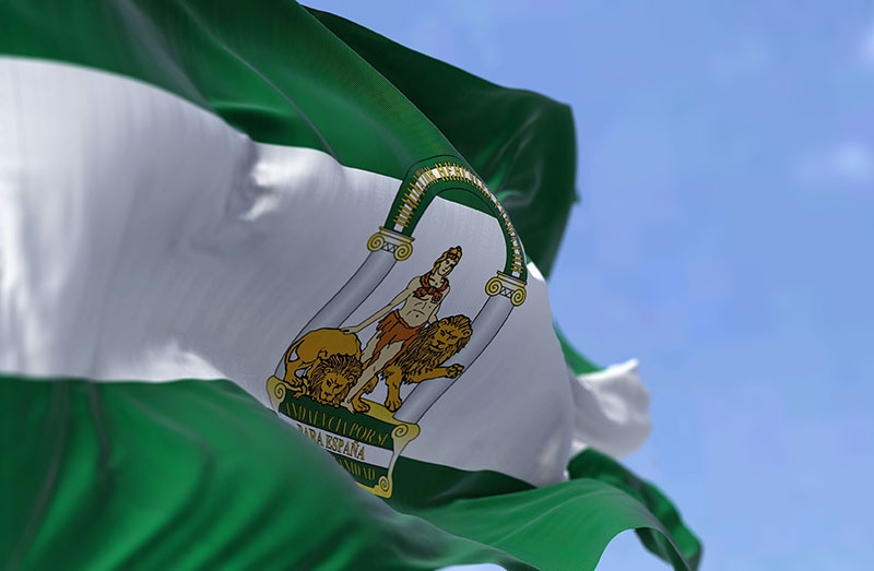Symbolen på Andalusiens flagga ritades av 