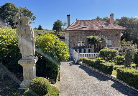 Under pilgrimsvandringen till Santiago de Compostela ser man många drömhus på landet där man fantiserar om att bo.