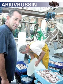 Rafael har jobbat som fiskare i 30 år, ett hårt yrke som betalar sig allt sämre. ”Fisken är värd mindre nu än för 20 år sedan och dieselpriset har fördubblats på bara några år.”