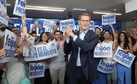 PP-ledaren Alberto Núñez Feijóo hyllades efter tv-debatten 10 juli som om han redan vunnit valet. Foto: PP