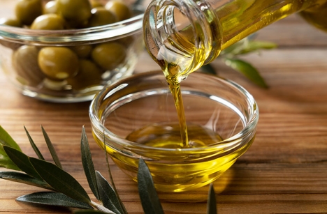 Det råder bristande tillgång och dåliga förväntningar inför den nya skörden av olivolja, en av de livsmedelsprodukter vars pris stigit särskilt mycket den senaste tiden.