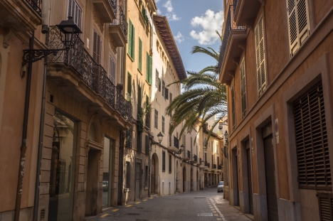 Sedan fastighetspriserna nådde botten 2014 under finanskrisen har de i orter som Palma de Mallorca stigit med hela 75 procent.