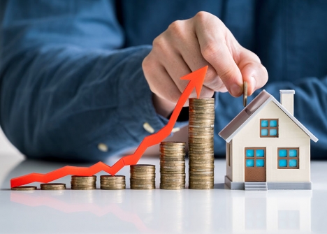 Andelen av hushållsbudgeten som måste läggas på boendet är den högsta på nästan tolv år.
