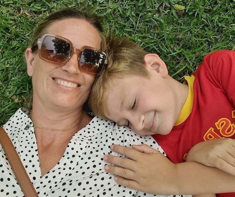 Tio år som mamma i Spanien gör en tacksam men aldrig färdiglärd.