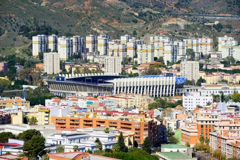 Rosaledastadion i Málaga registrerade den 5 december publikrekord för det spanska damlandslaget, med 15.896 åskådare på läktarna.