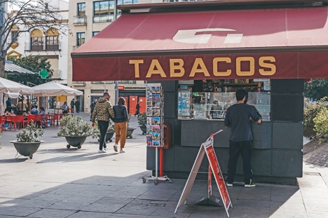 Trots halverad tobakskonsumtion i Spanien har skatteintäkterna från tobaksförsäljningen fördubblats under de senaste 25 åren.