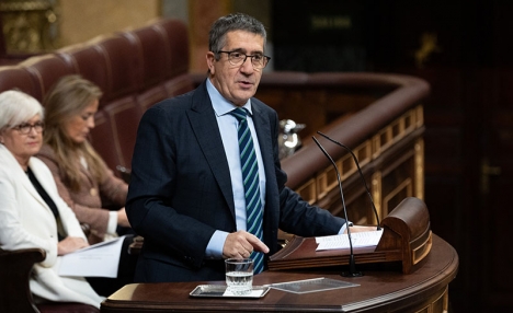 Amnestilagen försvarades i parlamentet av PSOE:s talesman Patxi López. Foto: PSOE