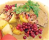 Dagens rätt kostar 8,50 euro och köttfärslimpan med rårörda lingon kan inte jämföras med något soppkök.