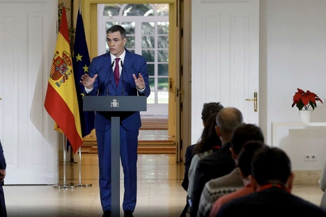 Pedro Sánchez höll 27 december sin direktsända resumé av året i presidentpalatset La Moncloa och passade på att presentera ett flertal sociala åtgärder. Foto: RTVE