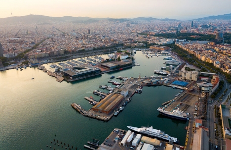 Enligt planerna ska en tankbåt om dagen med avsaltat vatten kunna anlända till Barcelona, med möjlighet att utöka det till två dagliga fartyg.