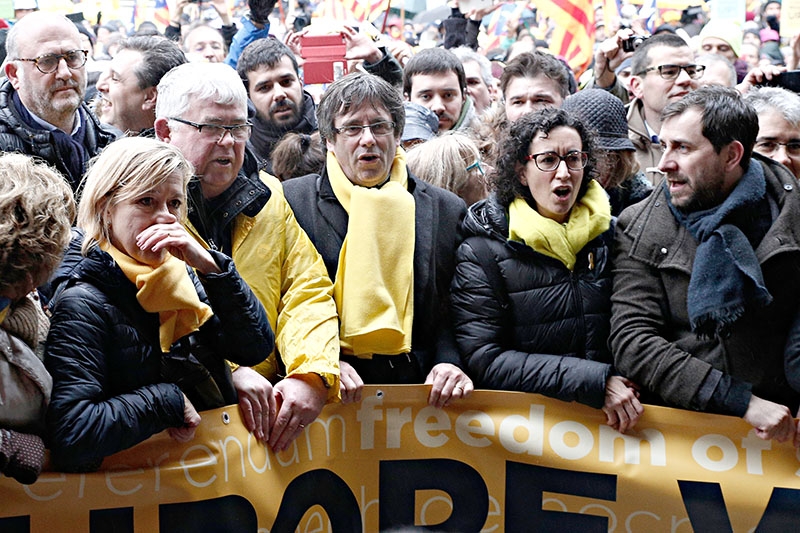 Planerna på en amnesti för de inblandade i den katalanska självständighetsrörelsen krockar med EU:s misstankar om högförräderi.