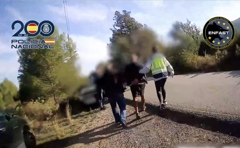 Hjärnan bakom mångmiljonstölden har gripits på Ibiza, där han levde på att rasta hundar och ge massage. Foto: Policía Nacional