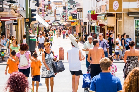 De två största utlänningsgrupperna i Torremolinos är marockaner och italienare.