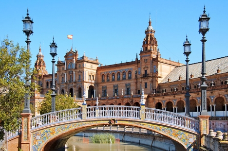 Plaza de España är en av Sevillas största turistattraktioner.