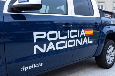 Policía Nacional kom ligan på spåren efter en anmälan från en minderårig kvinna.