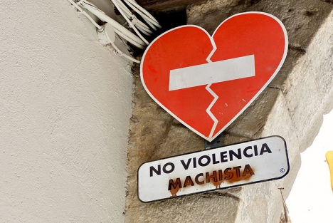 Våldet mot kvinnor utgör fortfarande ett stort gissel i Spanien, med en mängd makabra sidor.