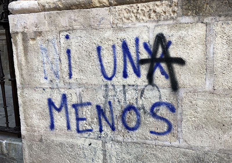 ”¡Ni una menos!” Inte enda kvinna till färre, åberopar denna paroll.