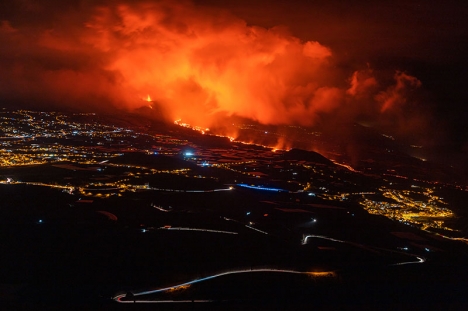 Två tidigare okända sprickor i jordskorpan ska ha orsakat vulkanutbrottet 2021 på La Palma och även ha orsakat skador långt från vulkanen.